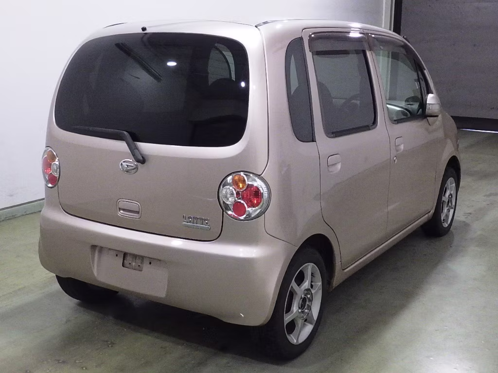 DAIHATSU MOVE LATTE