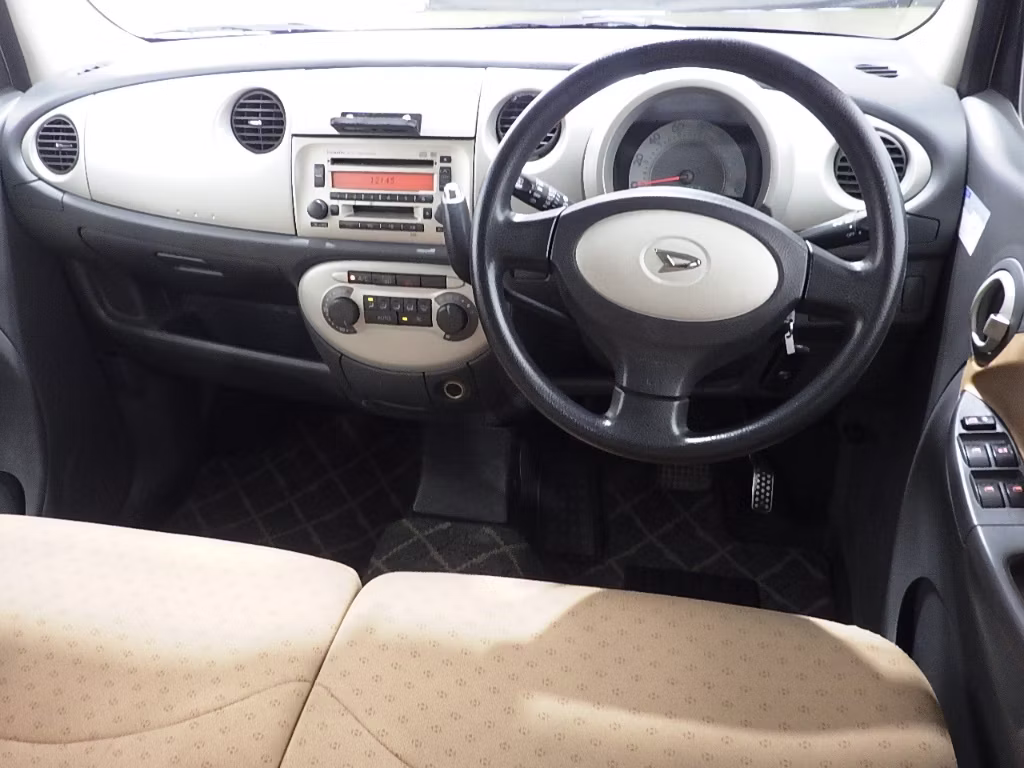 DAIHATSU MOVE LATTE
