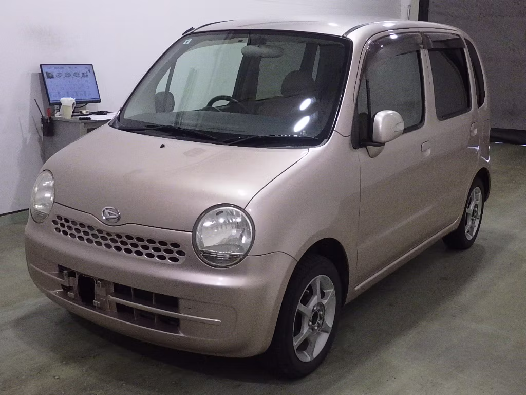 DAIHATSU MOVE LATTE