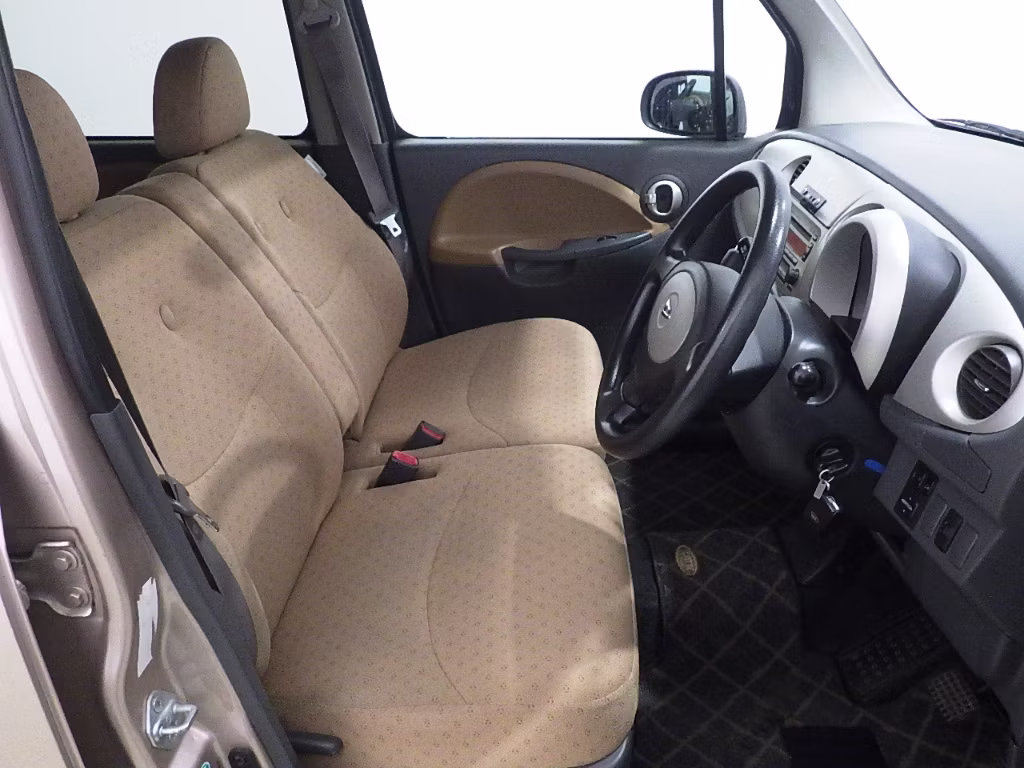 DAIHATSU MOVE LATTE