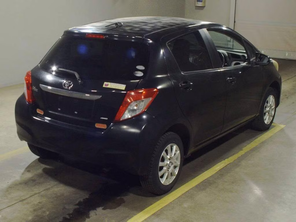TOYOTA VITZ