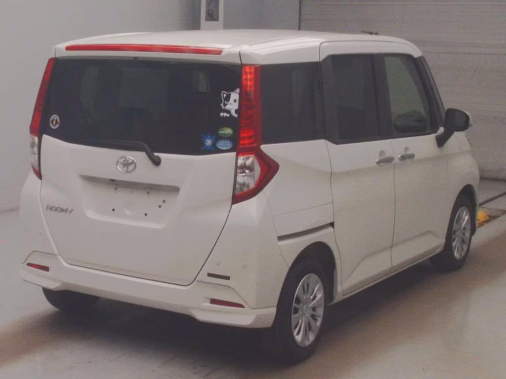 TOYOTA ROOMY