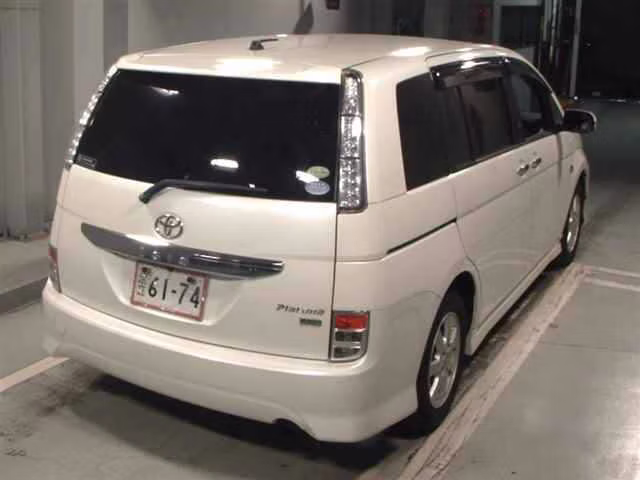 TOYOTA ISIS