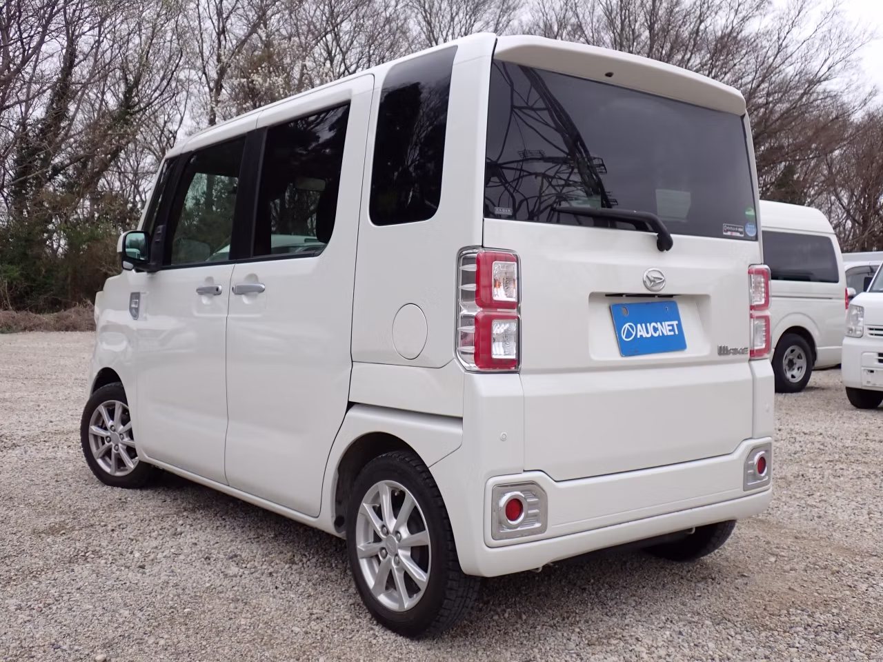 DAIHATSU WAKE