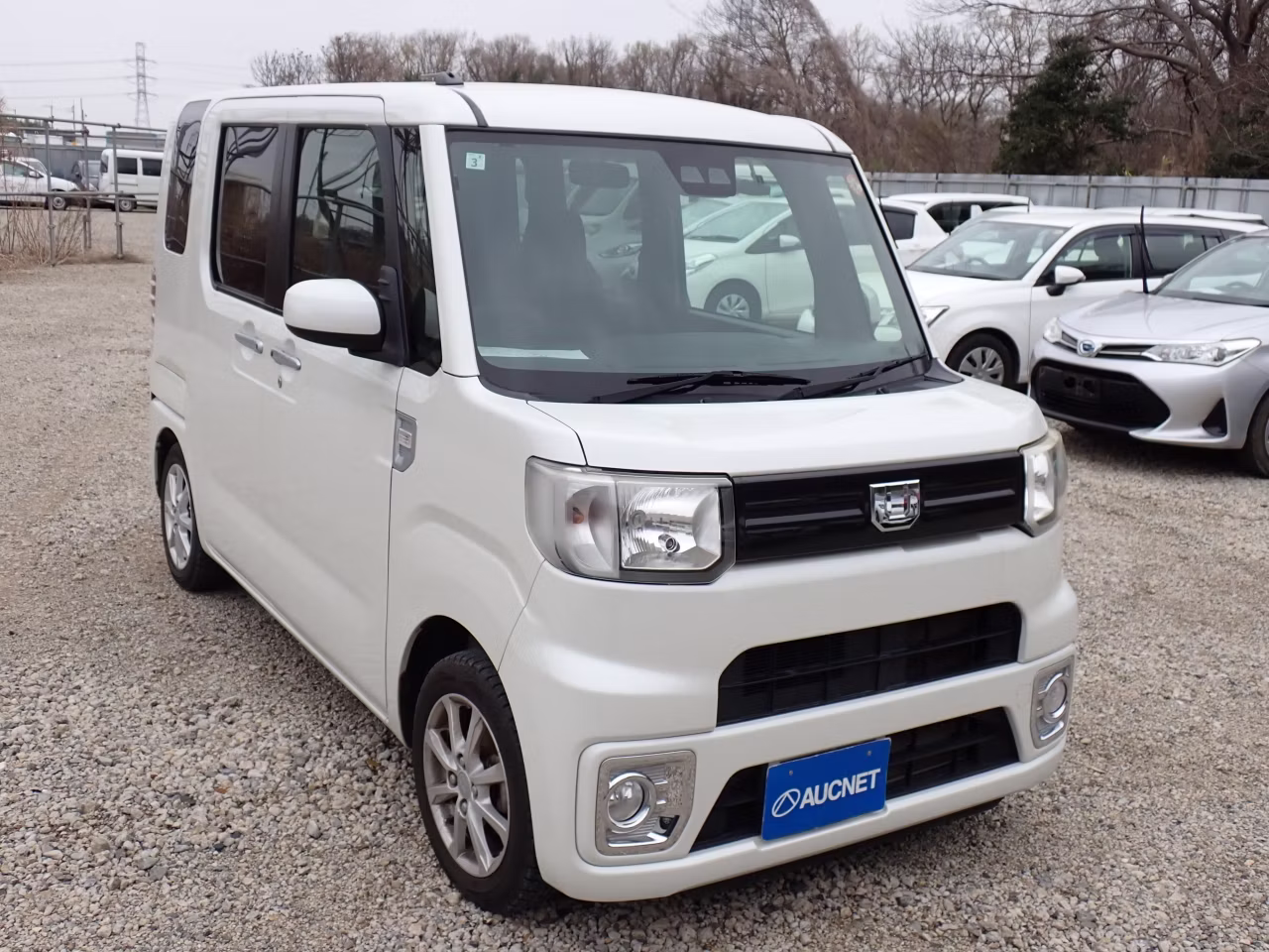 DAIHATSU WAKE