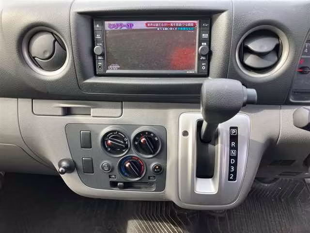 NISSAN NV350 CARAVAN