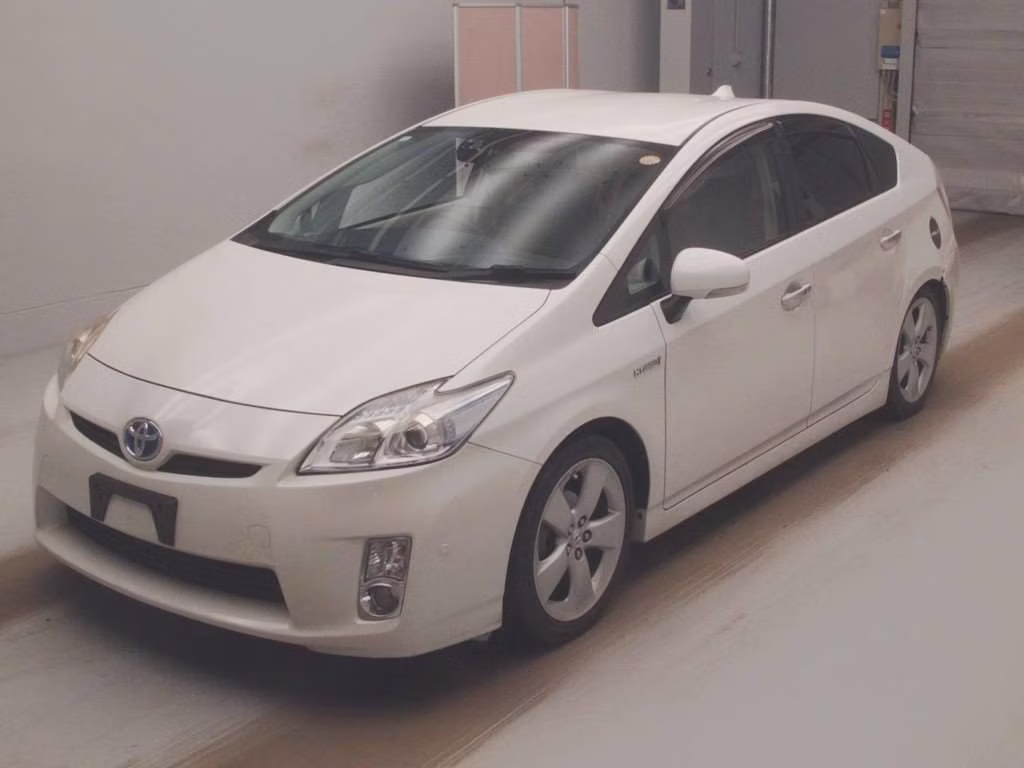 TOYOTA PRIUS