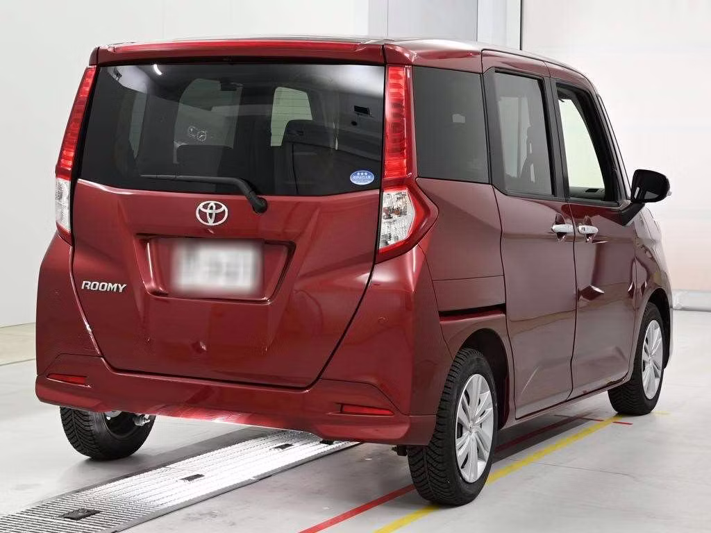TOYOTA ROOMY