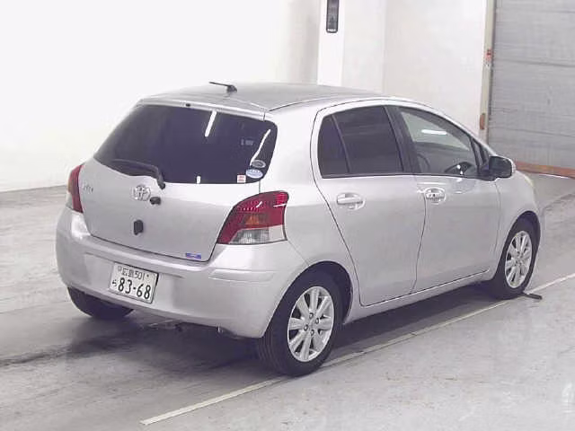 TOYOTA VITZ