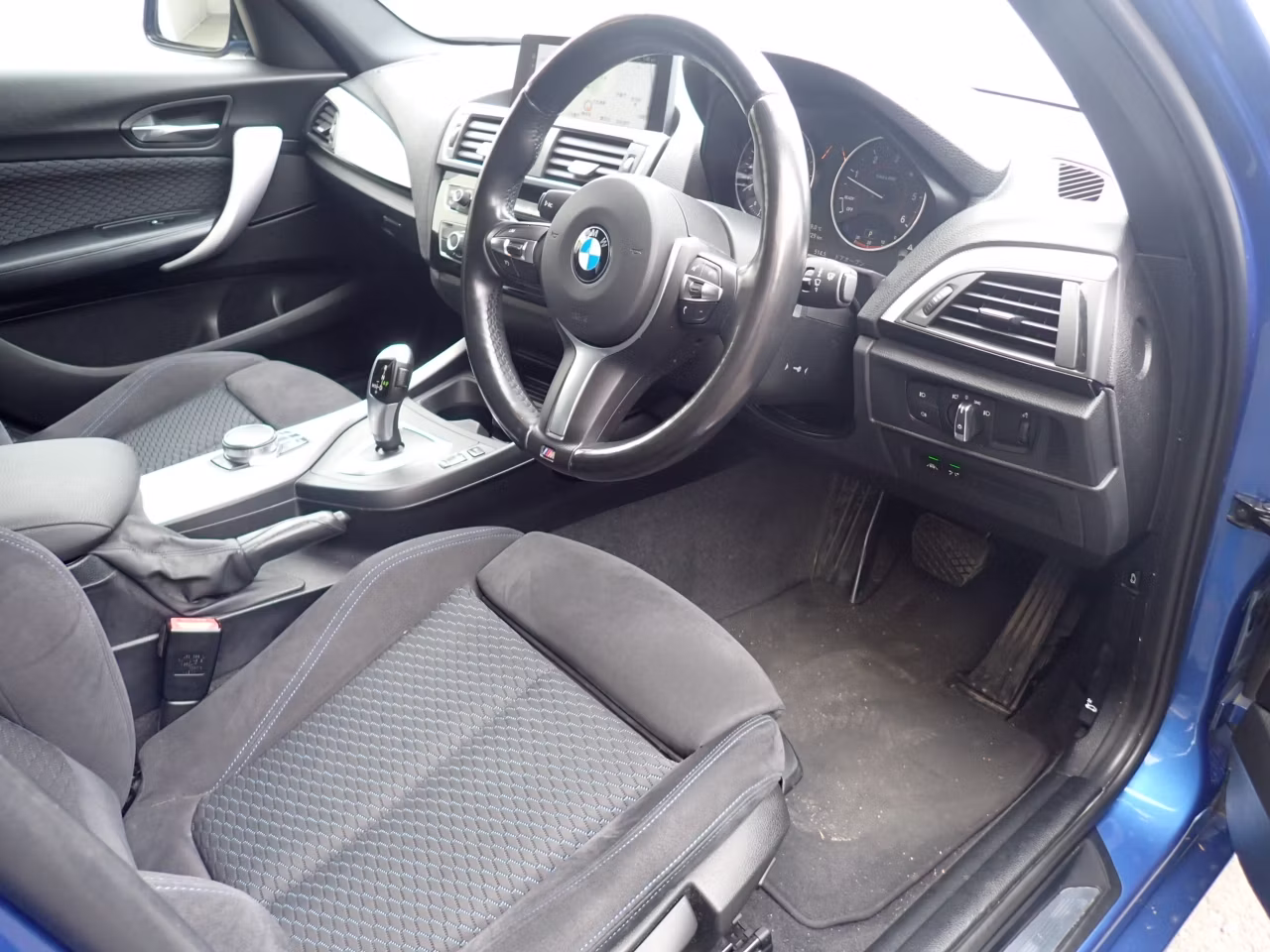 BMW 1-SERIES