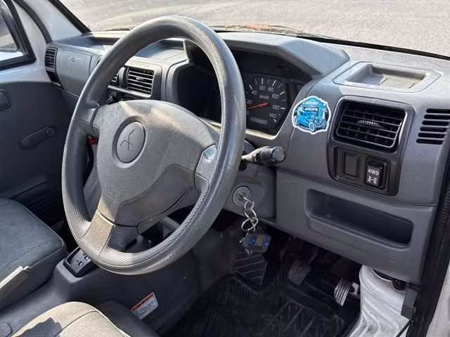 MITSUBISHI MINICAB