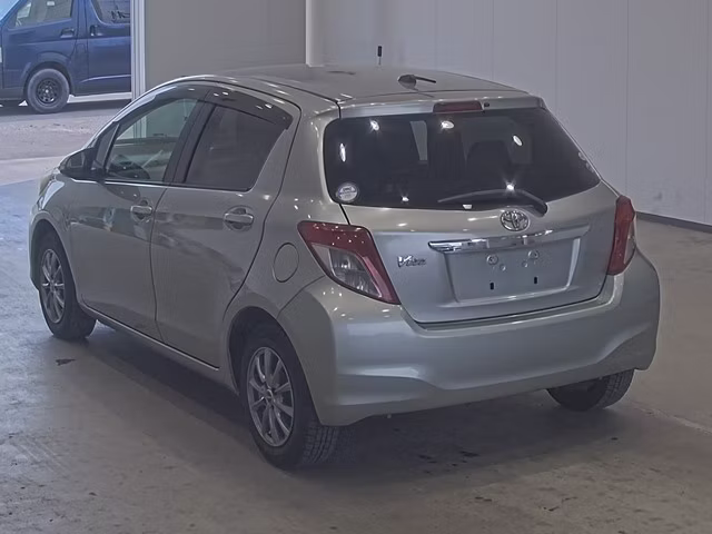 TOYOTA VITZ