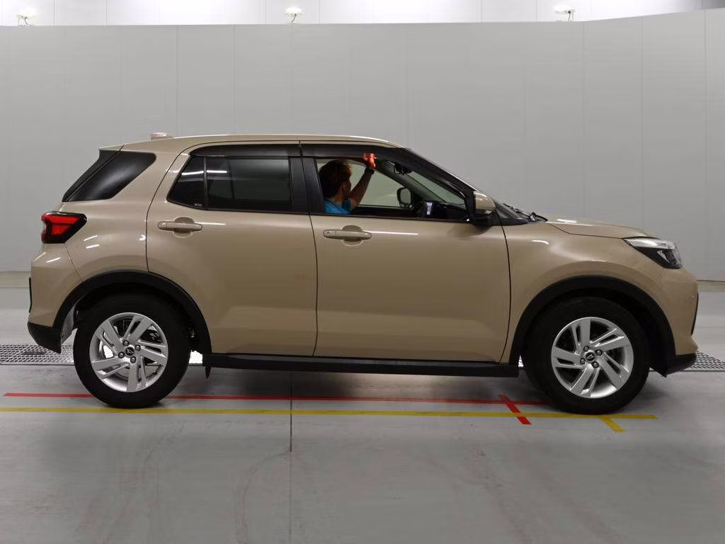 DAIHATSU ROCKY