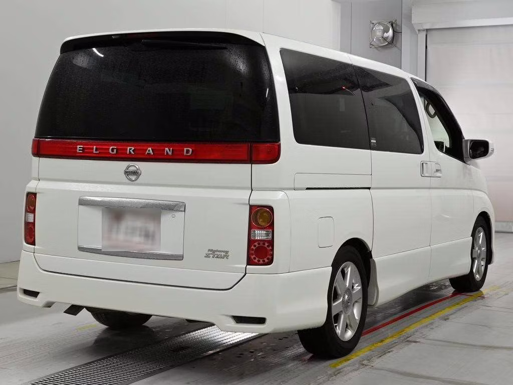 NISSAN ELGRAND