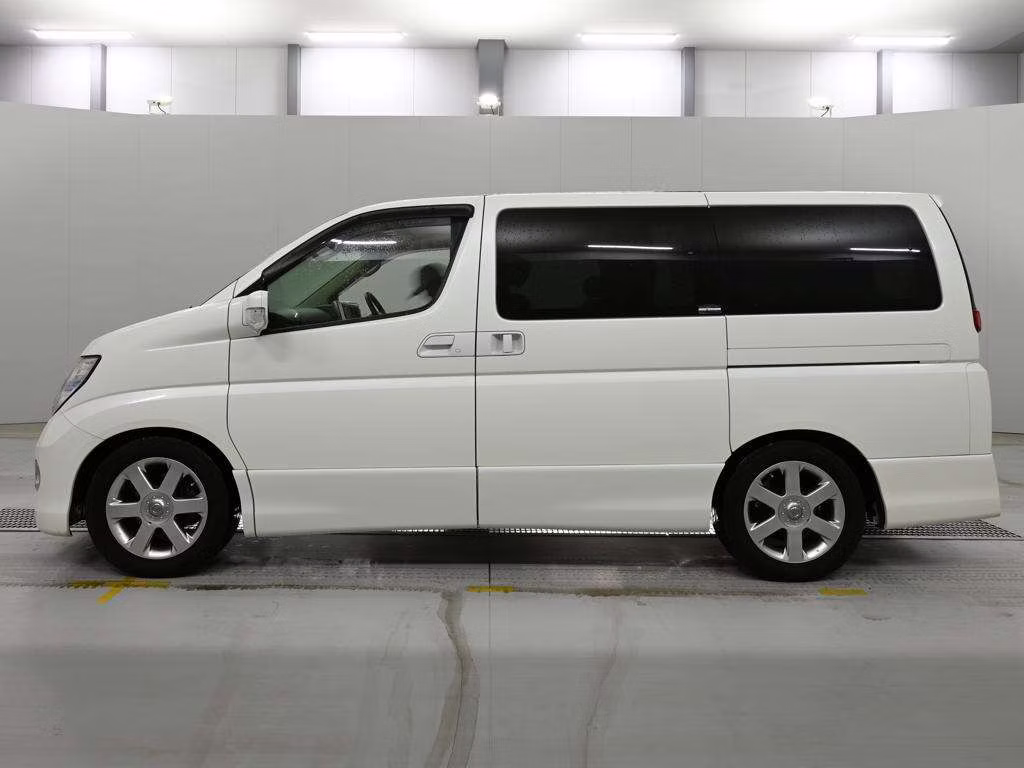 NISSAN ELGRAND