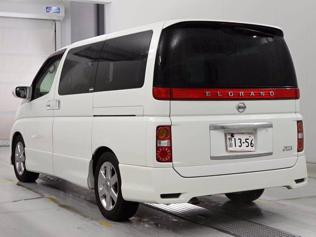 NISSAN ELGRAND
