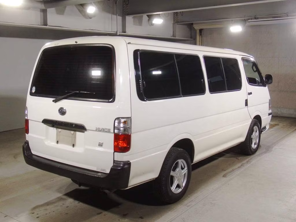 TOYOTA HIACE