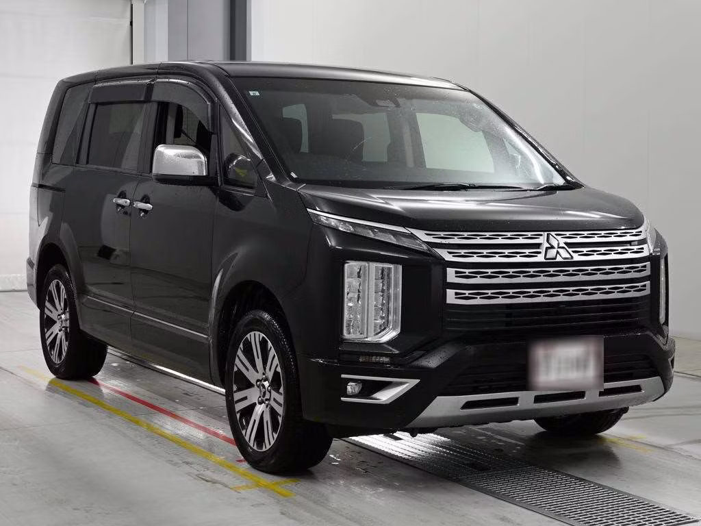 MITSUBISHI DELICA D:5