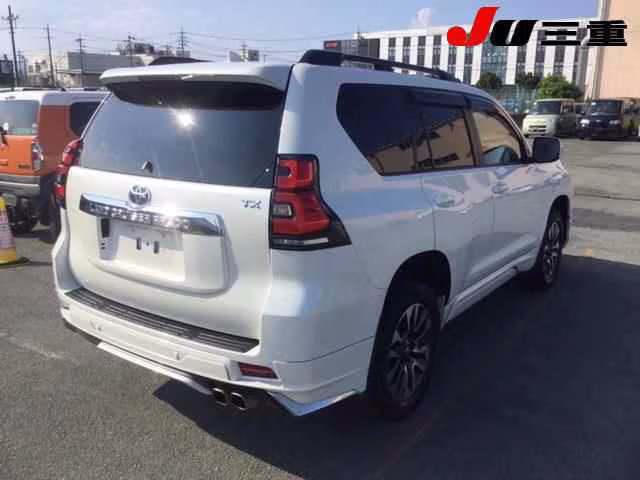 TOYOTA LAND CRUISER PRADO