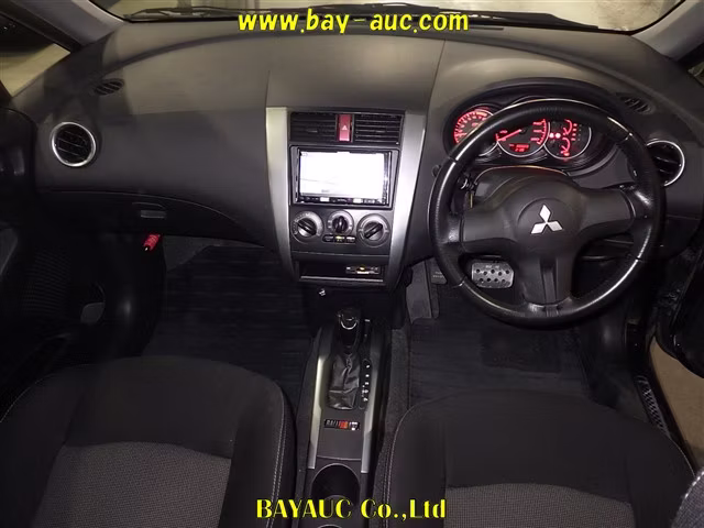 MITSUBISHI COLT