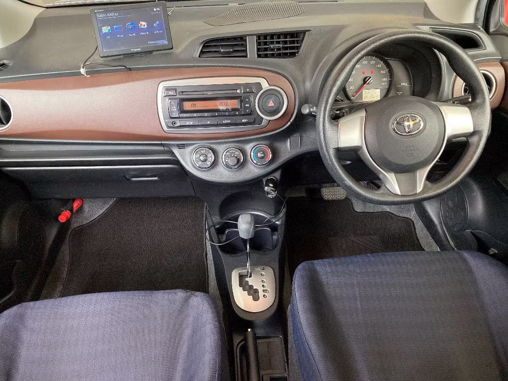 TOYOTA VITZ