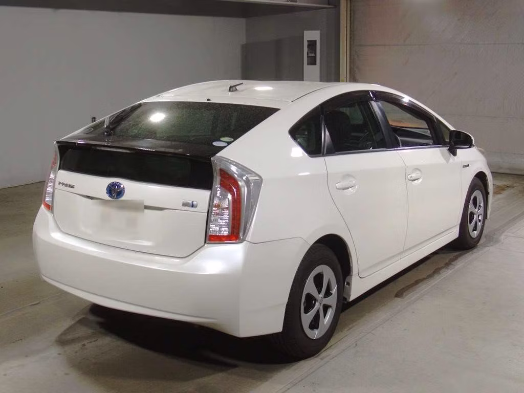 TOYOTA PRIUS