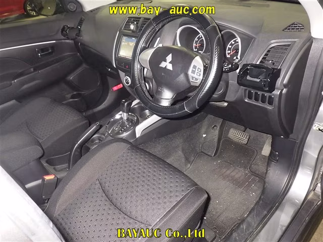 MITSUBISHI RVR