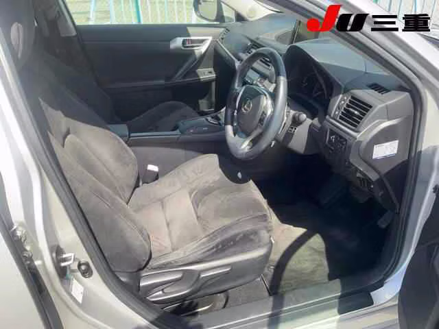 LEXUS CT200H