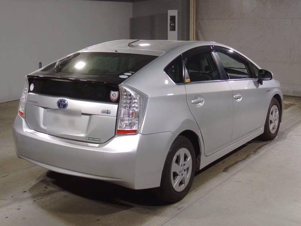 TOYOTA PRIUS
