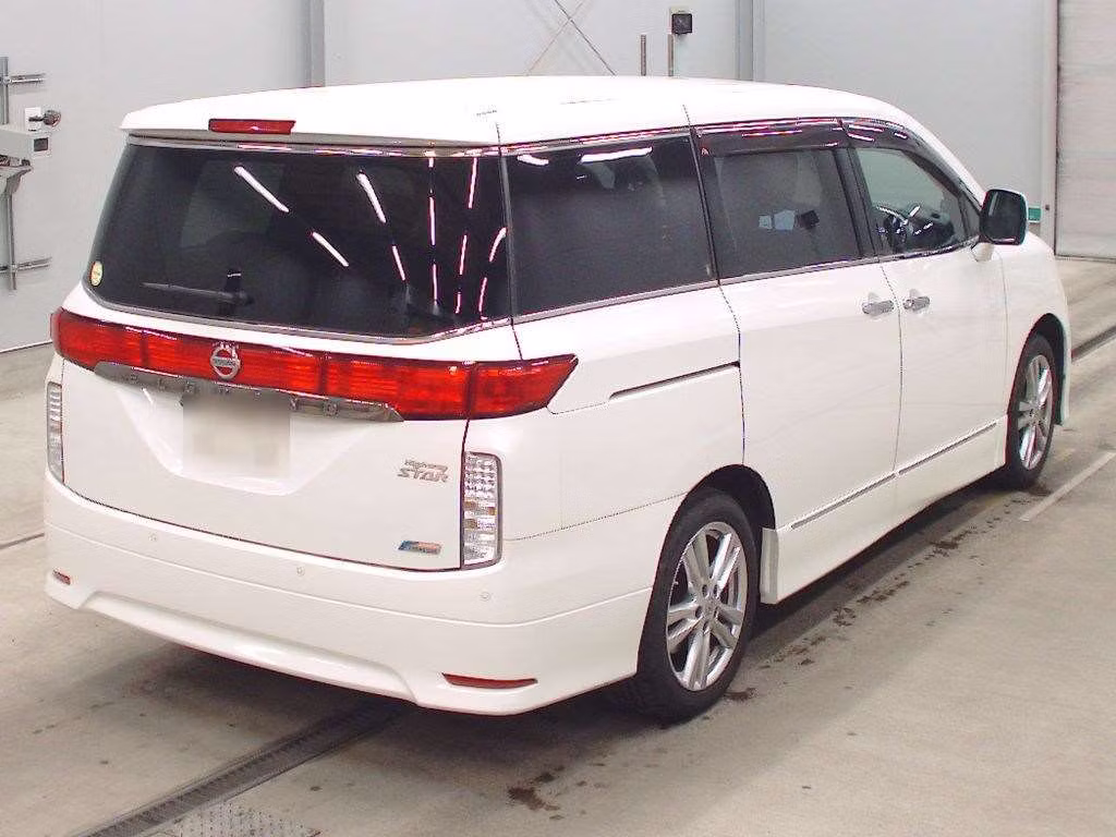NISSAN ELGRAND