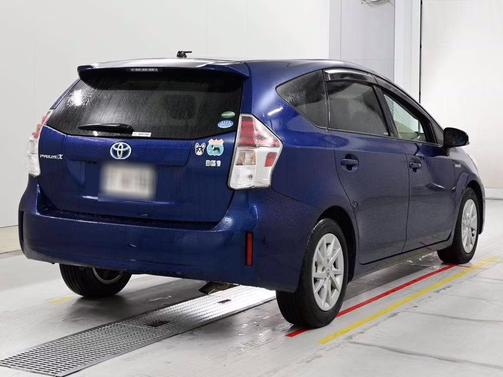 TOYOTA PRIUS ALPHA