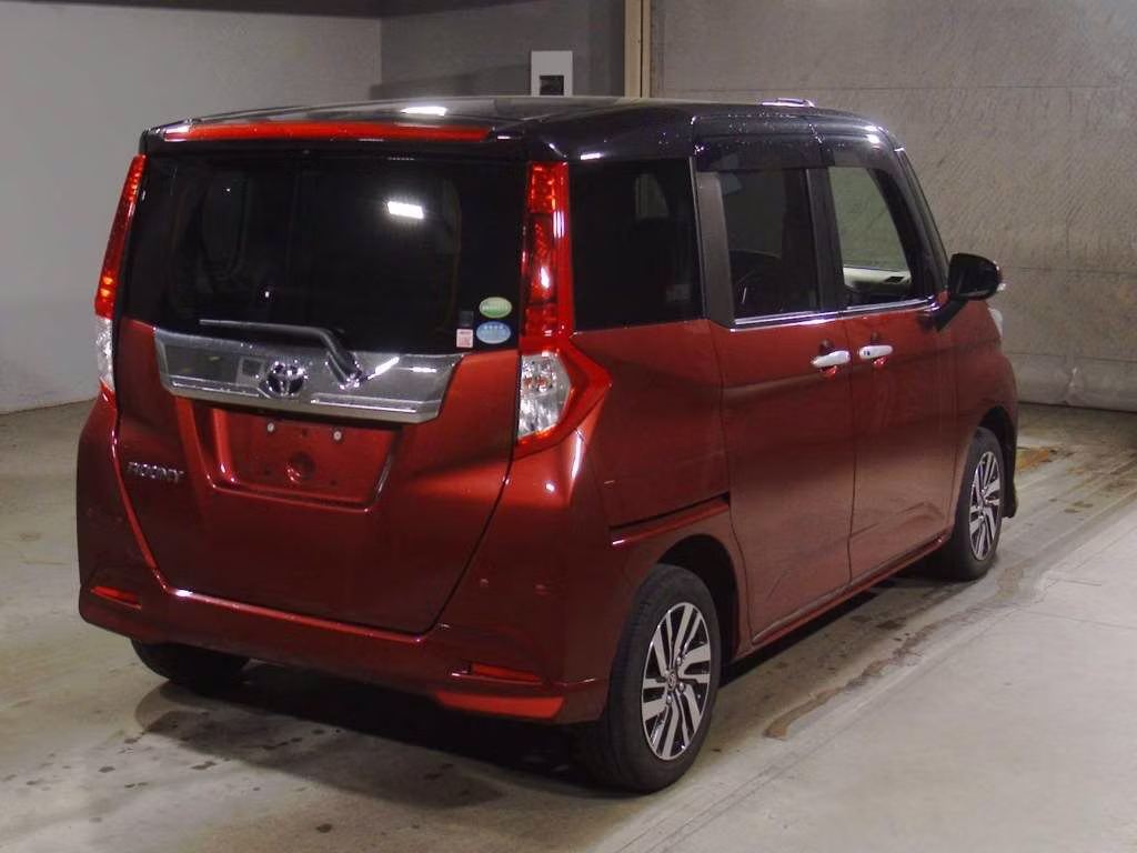 TOYOTA ROOMY
