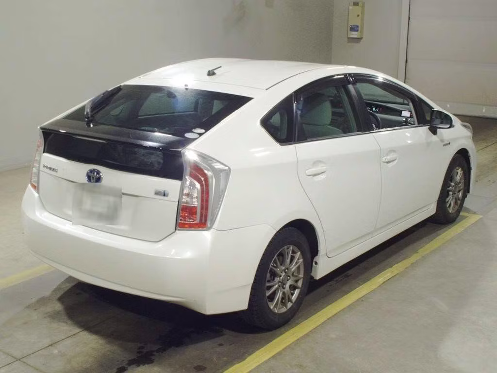 TOYOTA PRIUS
