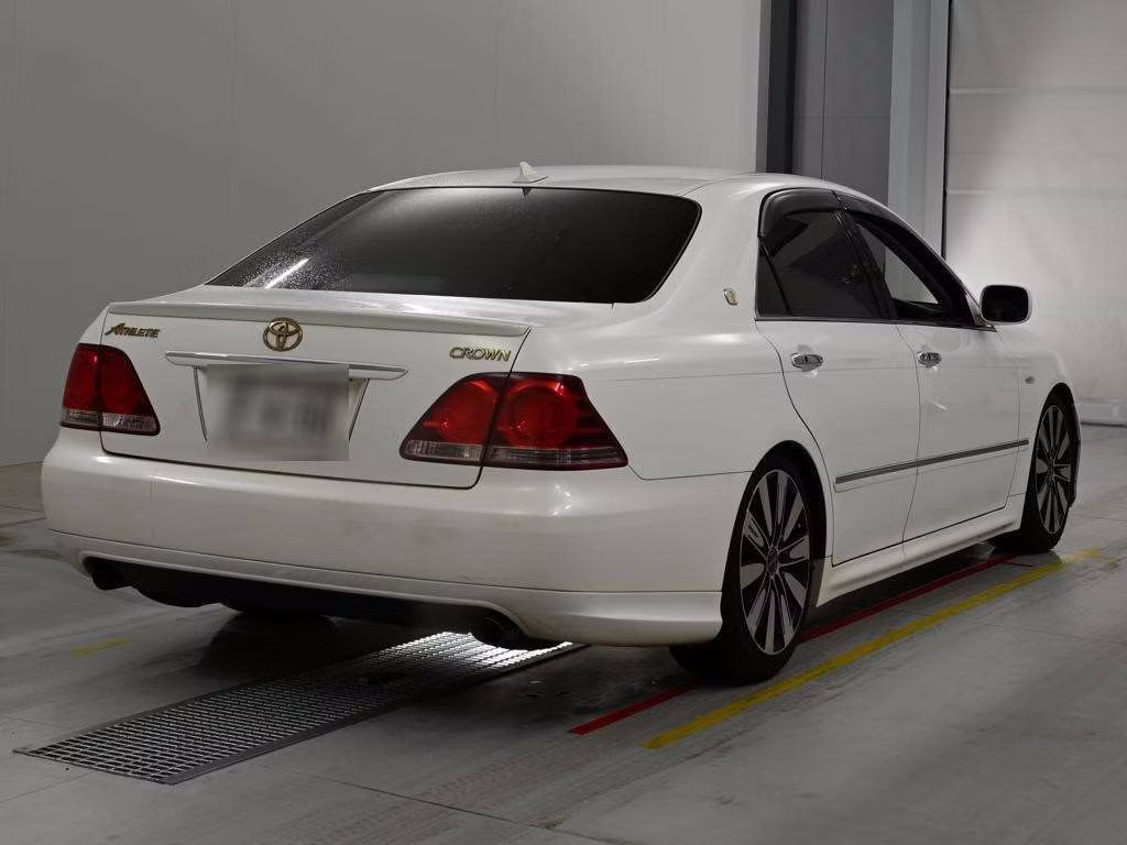 TOYOTA CROWN