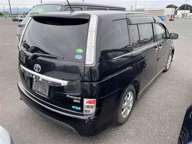 TOYOTA ISIS