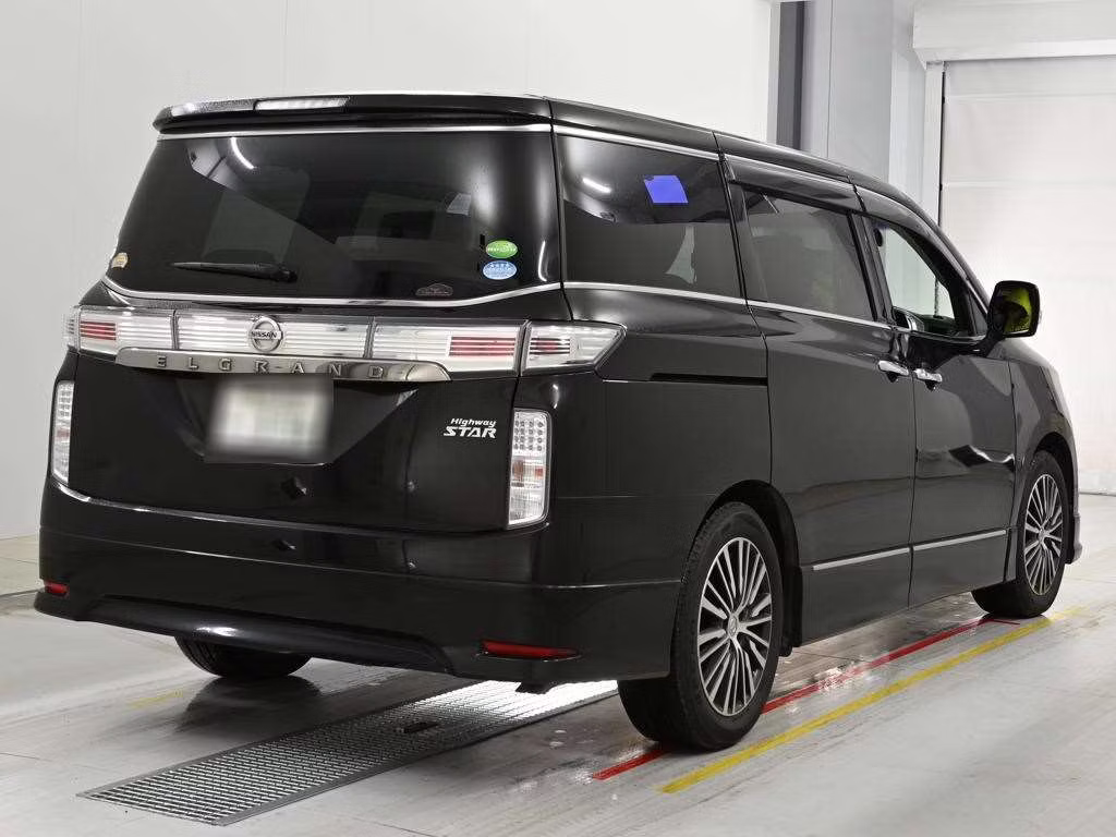 NISSAN ELGRAND