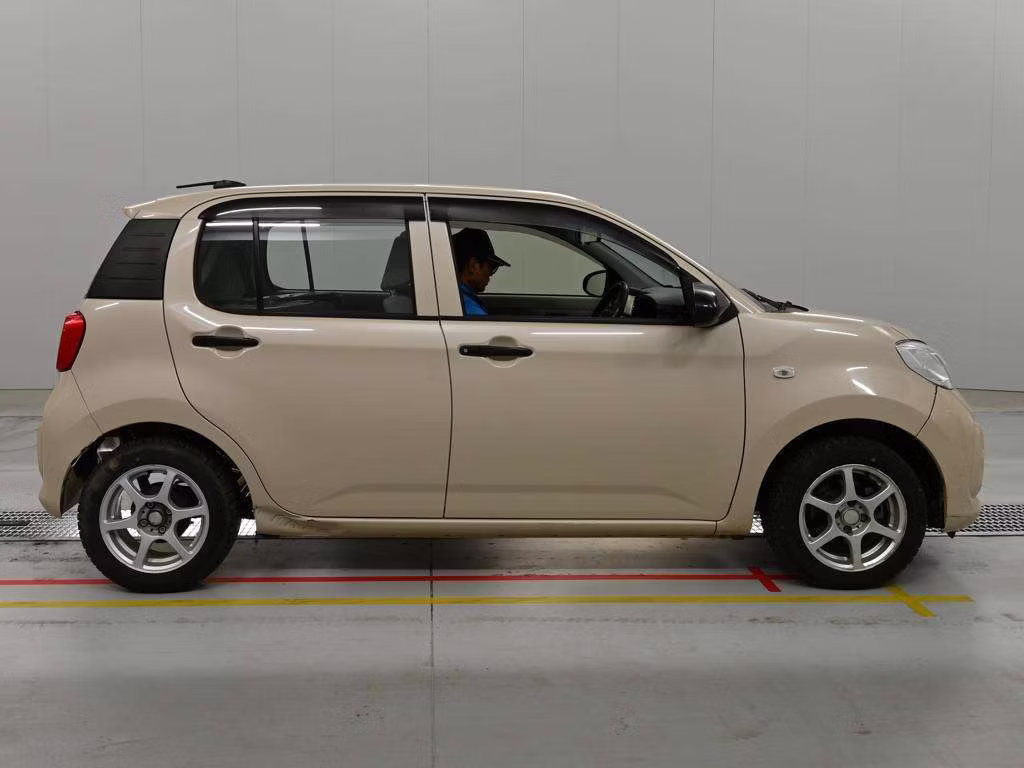 DAIHATSU BOON