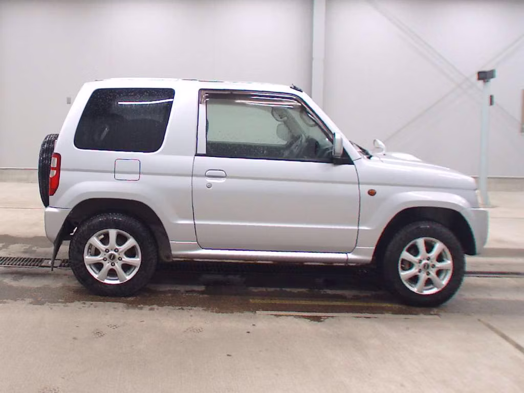 MITSUBISHI PAJERO MINI