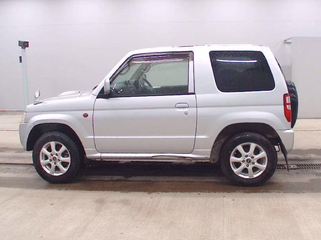 MITSUBISHI PAJERO MINI