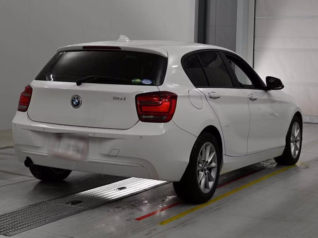 BMW 1-SERIES