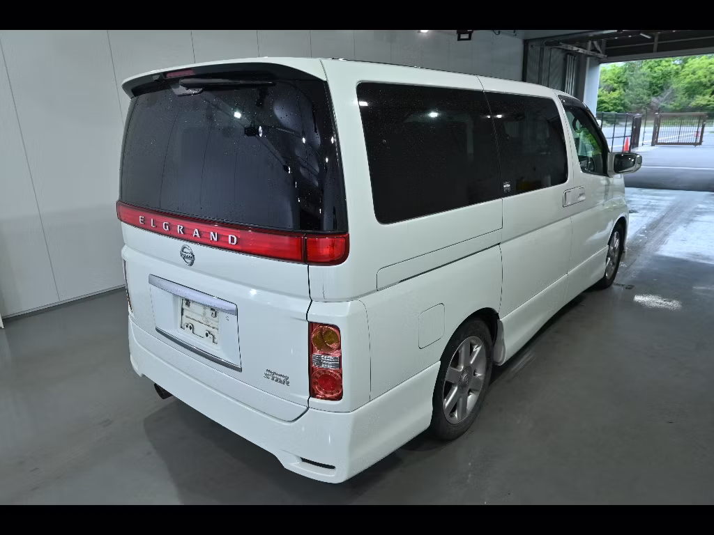NISSAN ELGRAND
