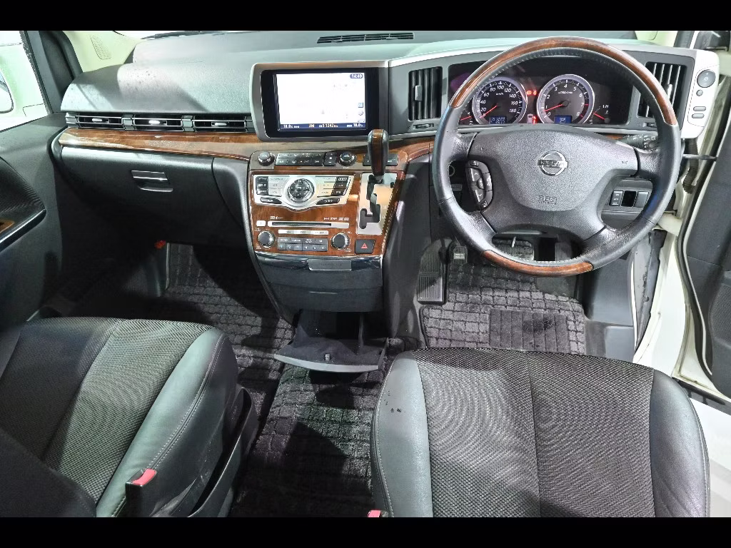 NISSAN ELGRAND