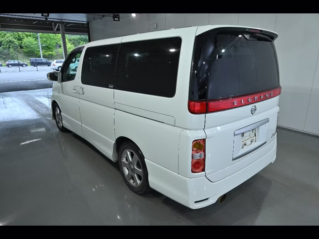 NISSAN ELGRAND