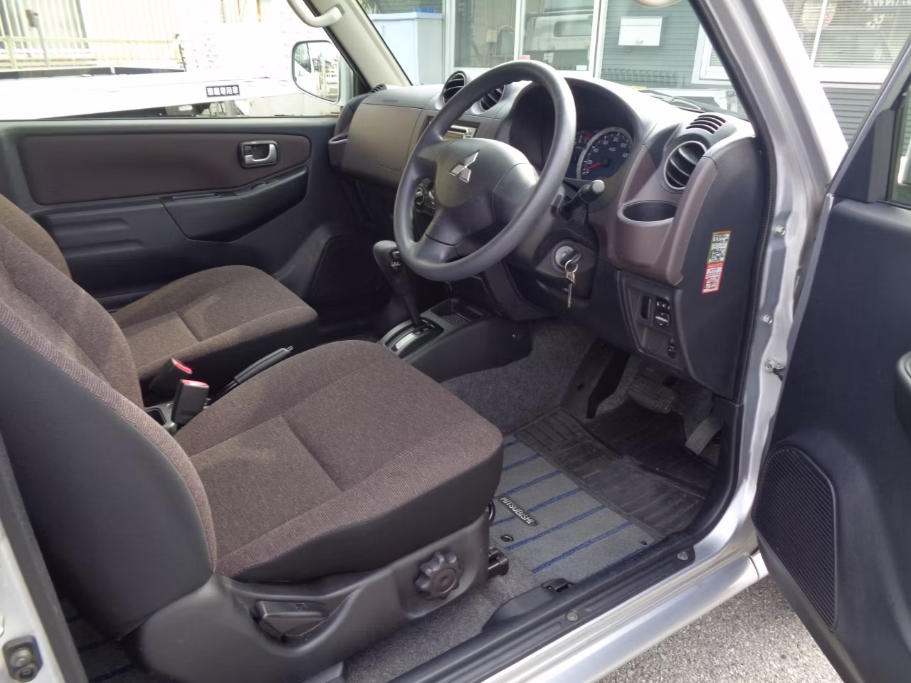 MITSUBISHI PAJERO MINI