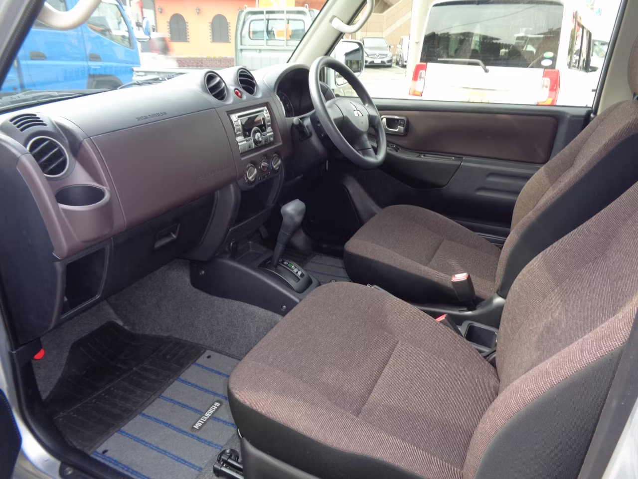 MITSUBISHI PAJERO MINI