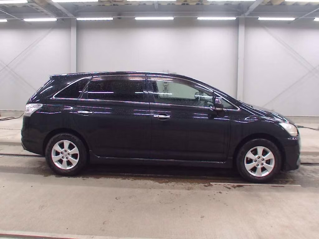 TOYOTA MARK X ZIO