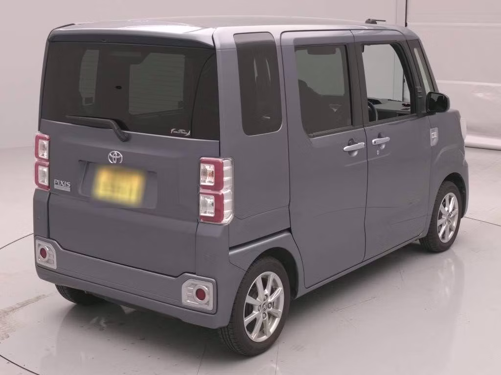 TOYOTA PIXIS MEGA