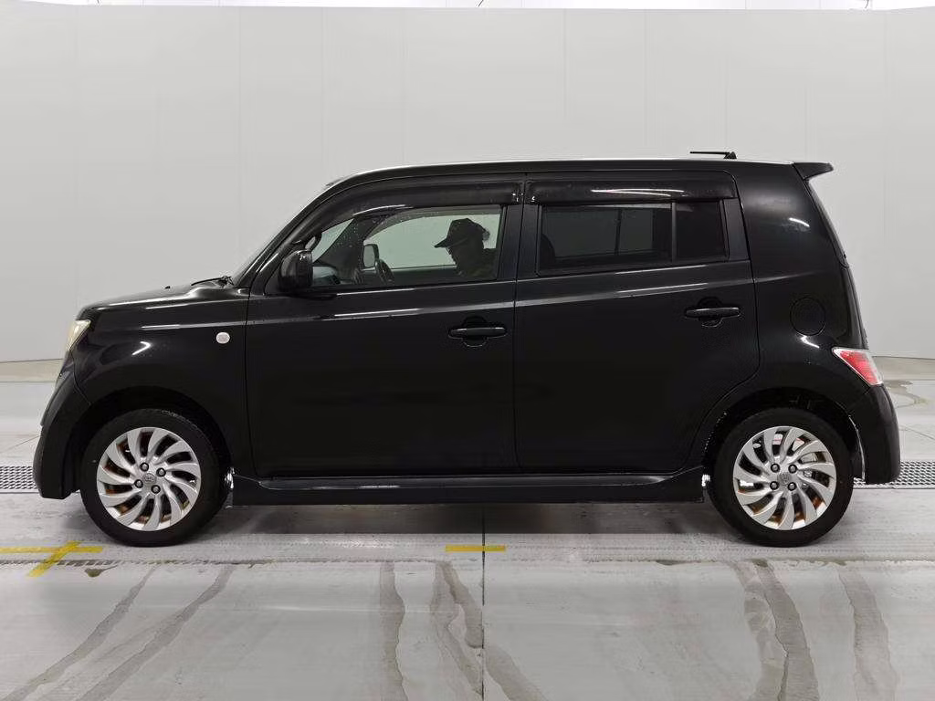 TOYOTA BB