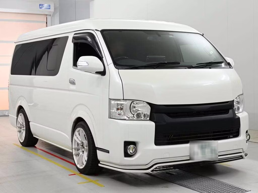 TOYOTA HIACE