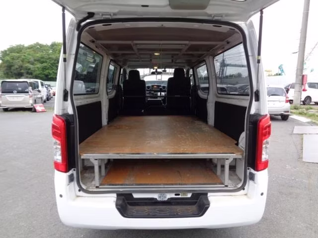 NISSAN NV350 CARAVAN